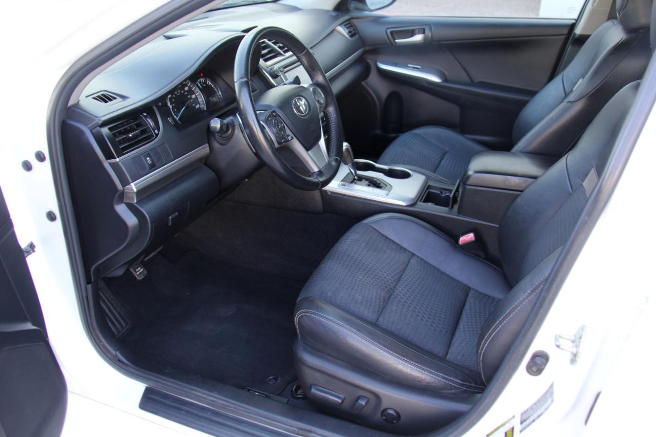Toyota Camry SE 2014