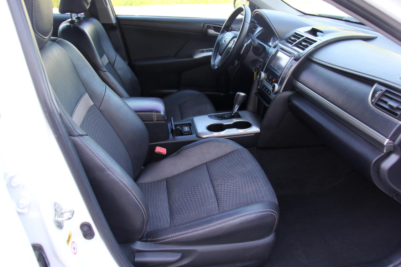 Toyota Camry SE 2014