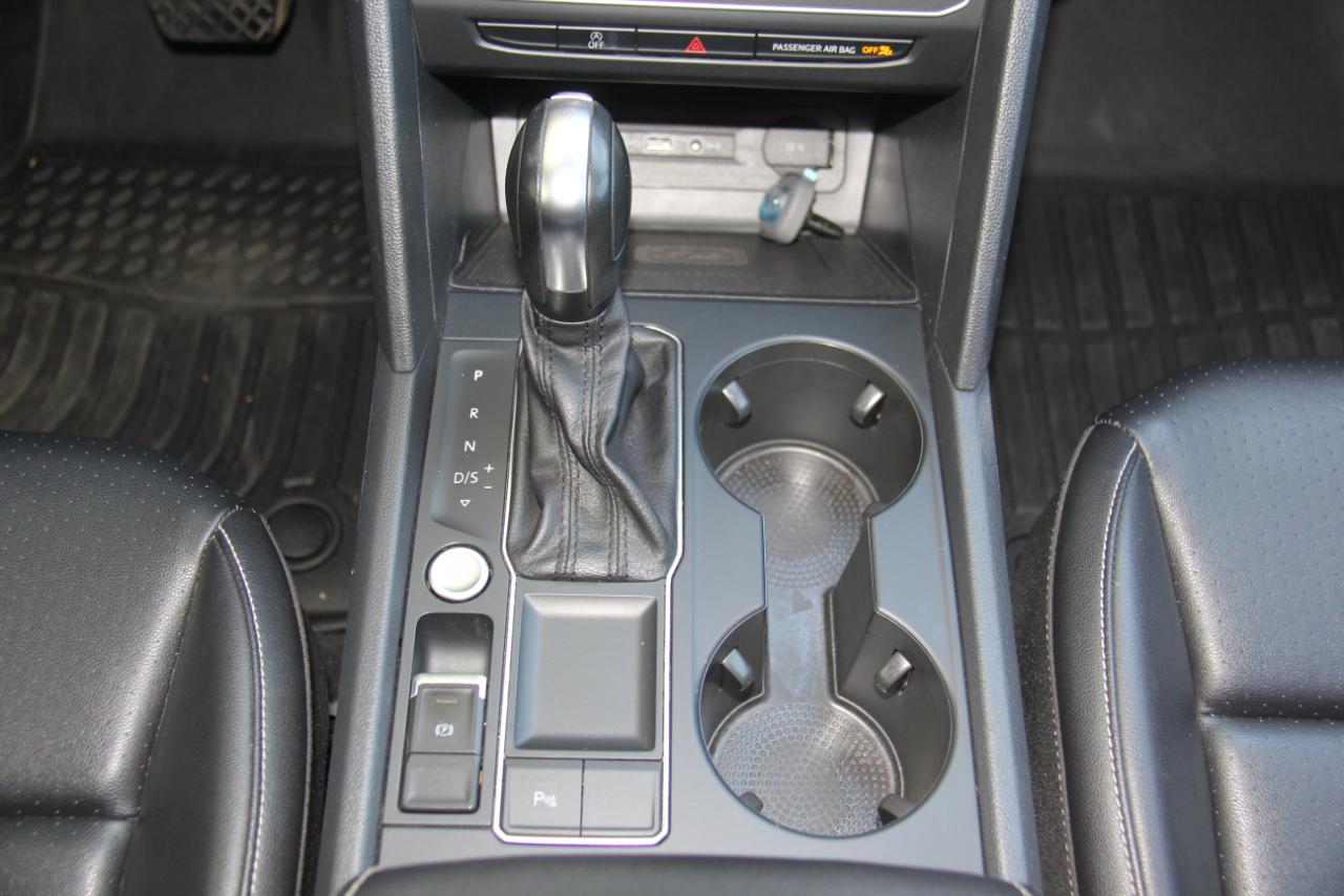 Volkswagen Atlas V6 SE w/Technology 2021