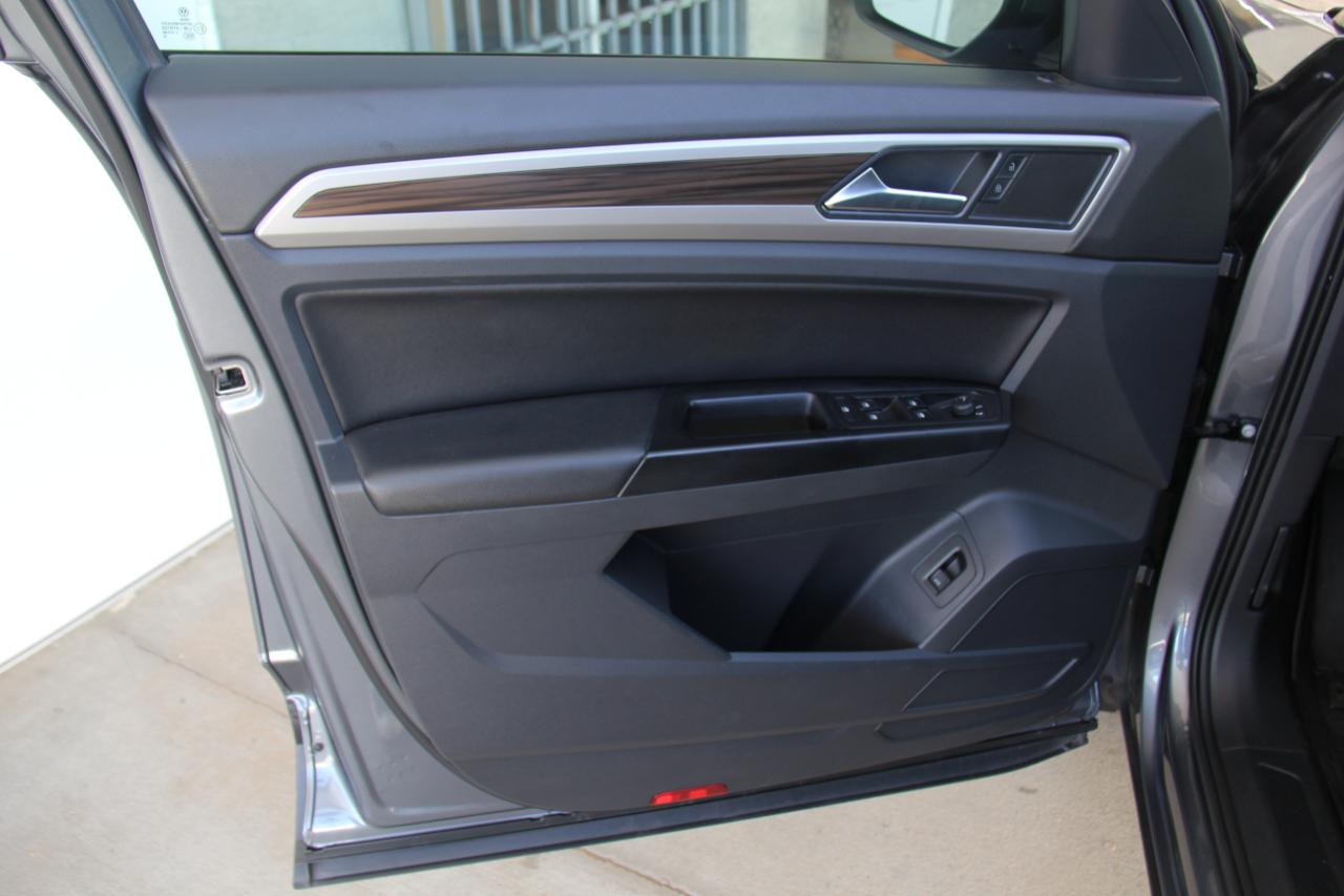 Volkswagen Atlas V6 SE w/Technology 2021