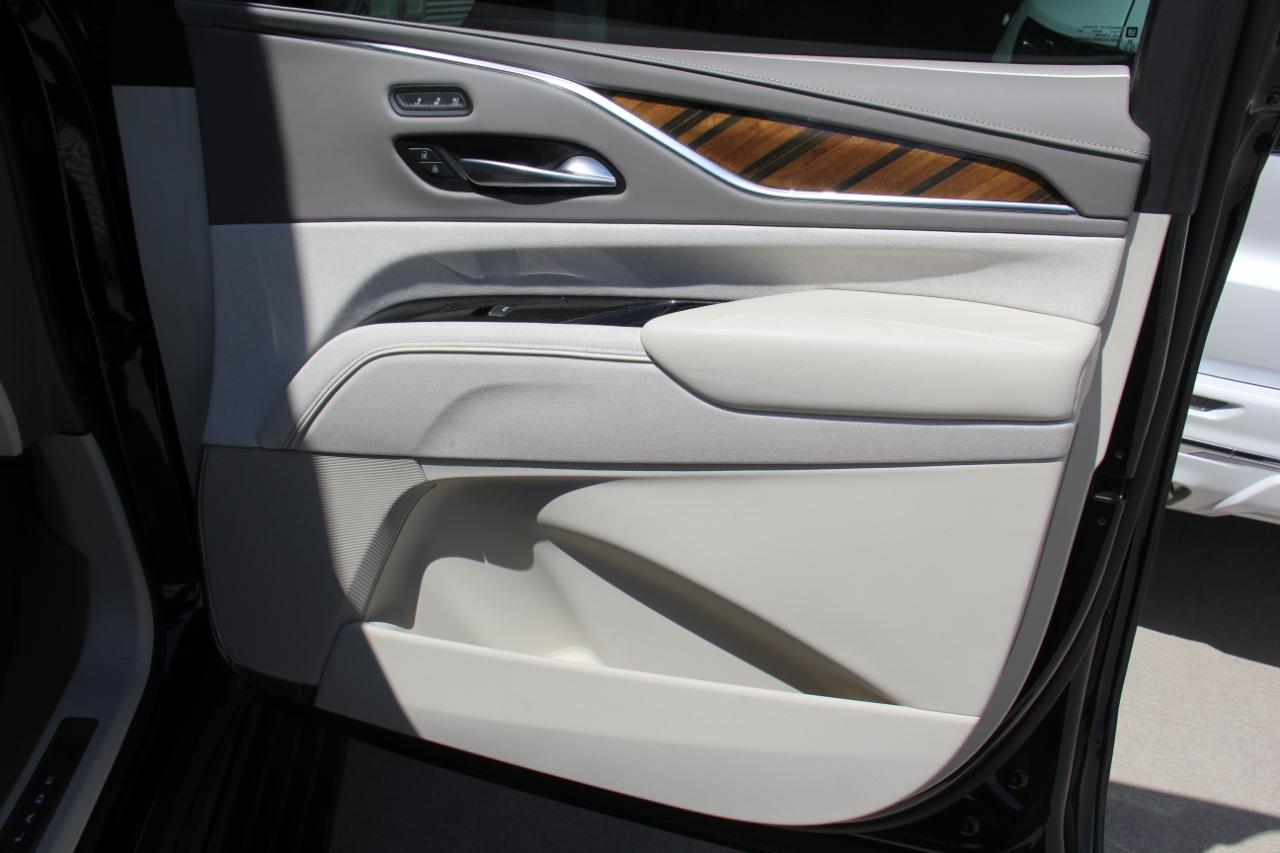 Cadillac Escalade ESV Sport Platinum AWD 2023