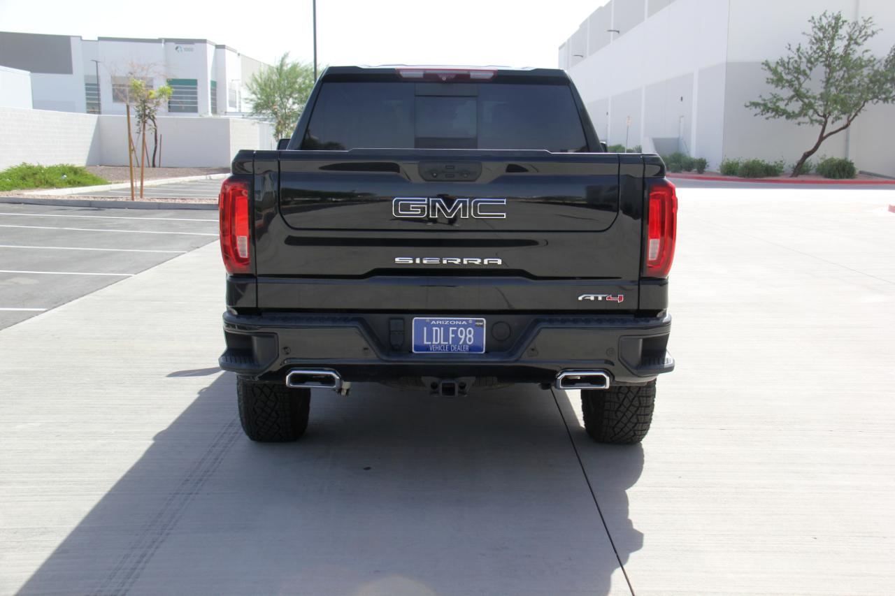 GMC Sierra 1500 AT4 Crew Cab 4WD 2024