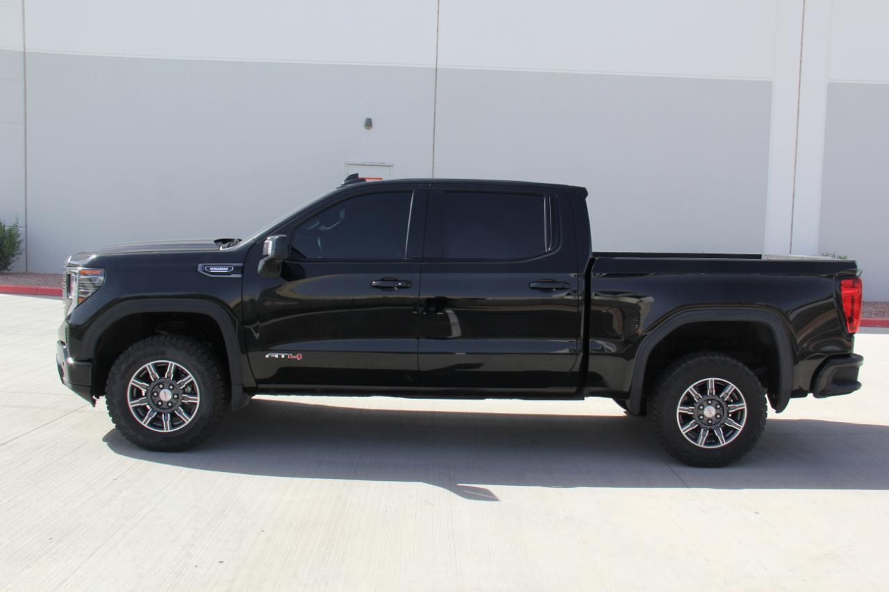 GMC Sierra 1500 AT4 Crew Cab 4WD 2024