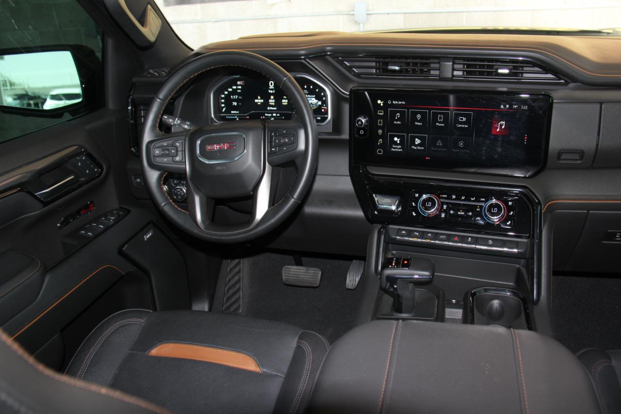 GMC Sierra 1500 AT4 Crew Cab 4WD 2024