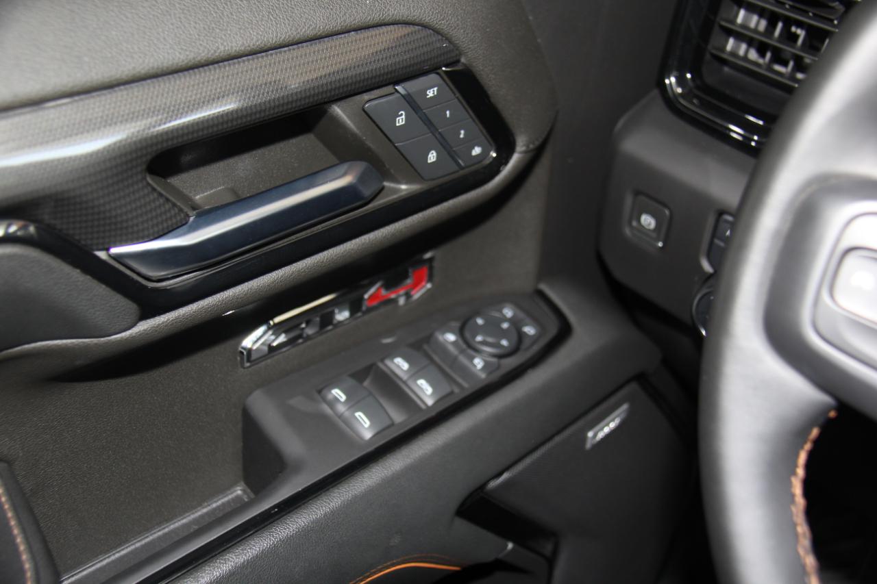 GMC Sierra 1500 AT4 Crew Cab 4WD 2024