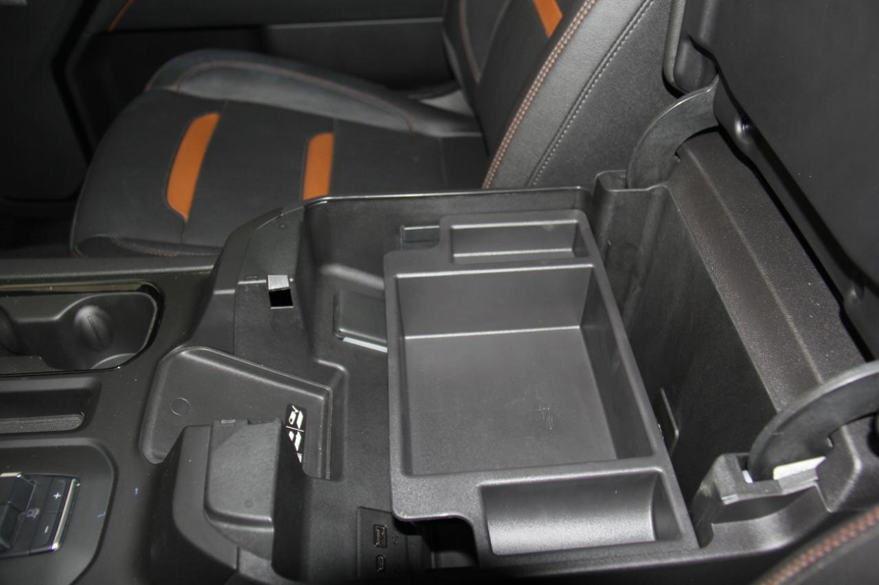 GMC Sierra 1500 AT4 Crew Cab 4WD 2024