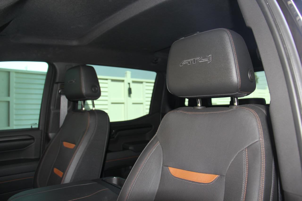 GMC Sierra 1500 AT4 Crew Cab 4WD 2024