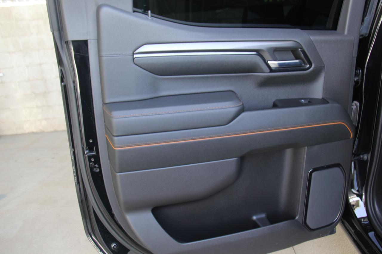 GMC Sierra 1500 AT4 Crew Cab 4WD 2024