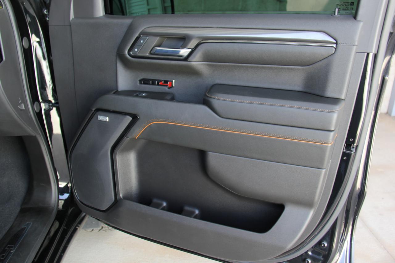 GMC Sierra 1500 AT4 Crew Cab 4WD 2024
