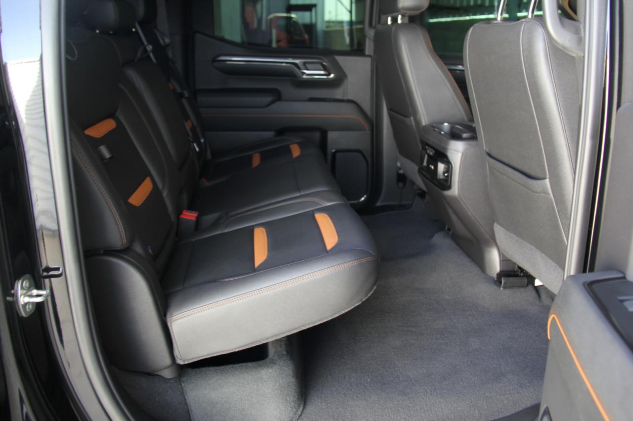 GMC Sierra 1500 AT4 Crew Cab 4WD 2024