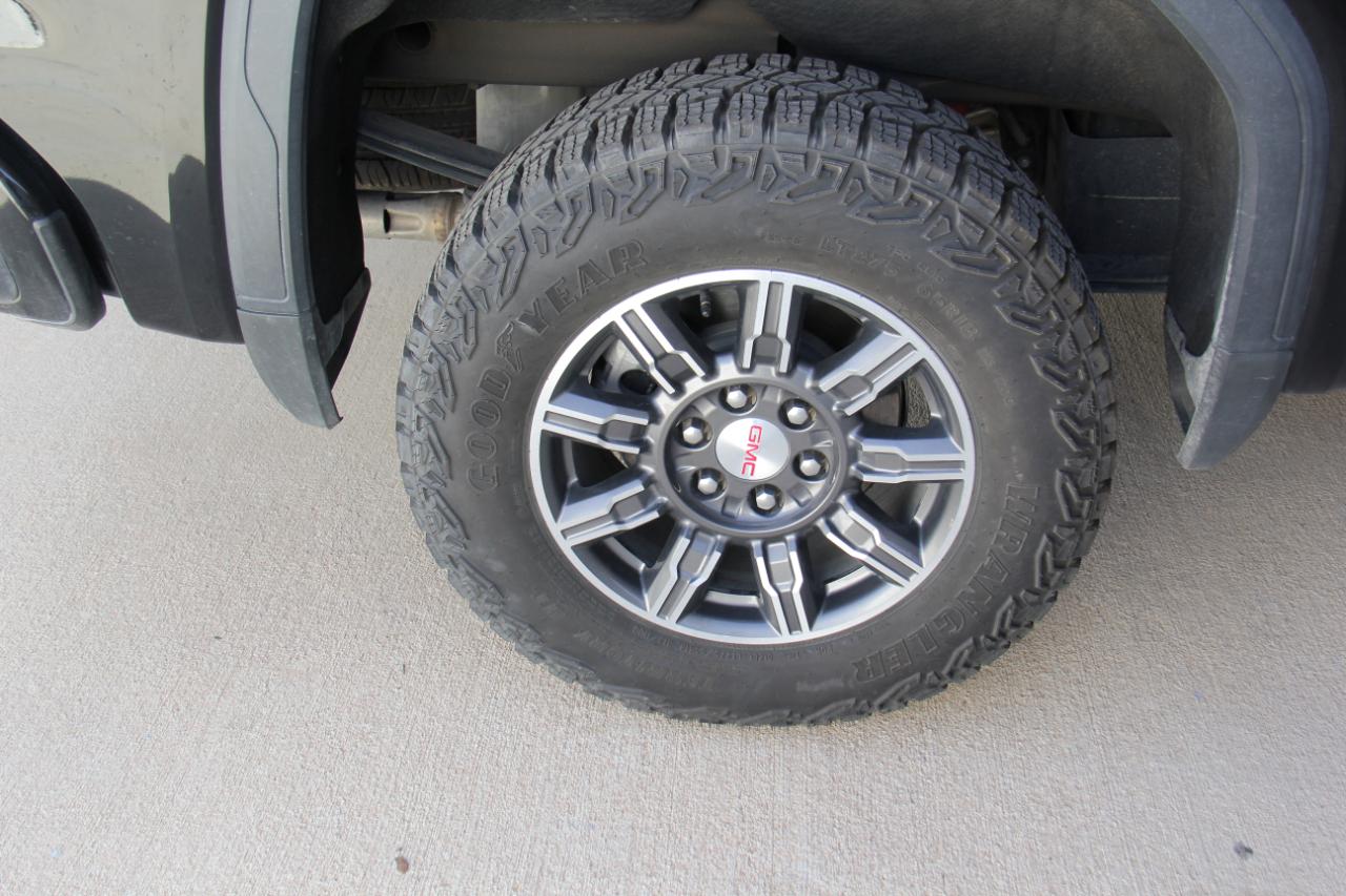 GMC Sierra 1500 AT4 Crew Cab 4WD 2024