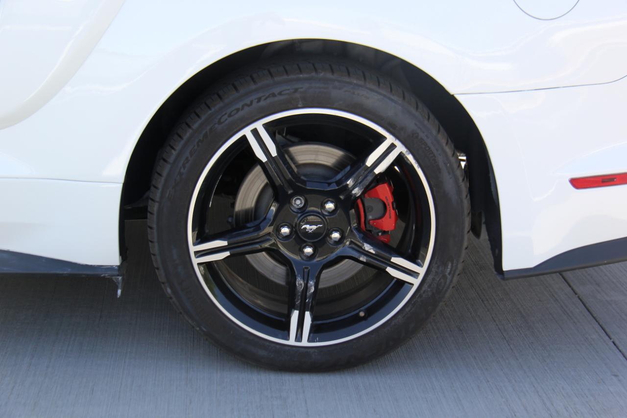 Ford Mustang  2021