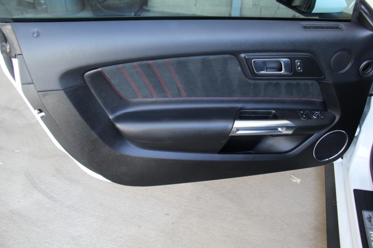 Ford Mustang  2021