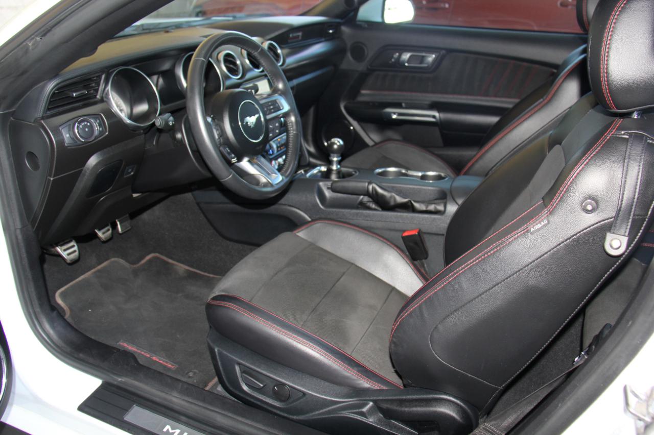 Ford Mustang  2021