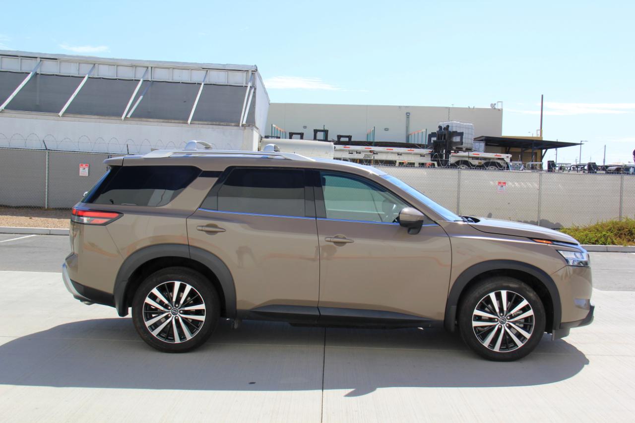 Nissan Pathfinder Platinum 2024