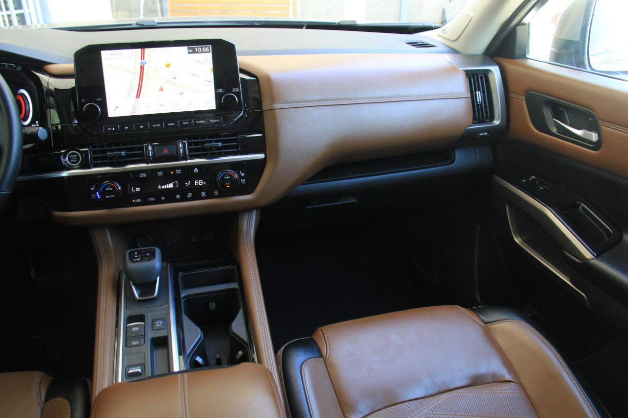 Nissan Pathfinder Platinum 2024