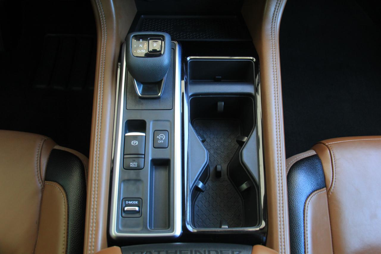 Nissan Pathfinder Platinum 2024