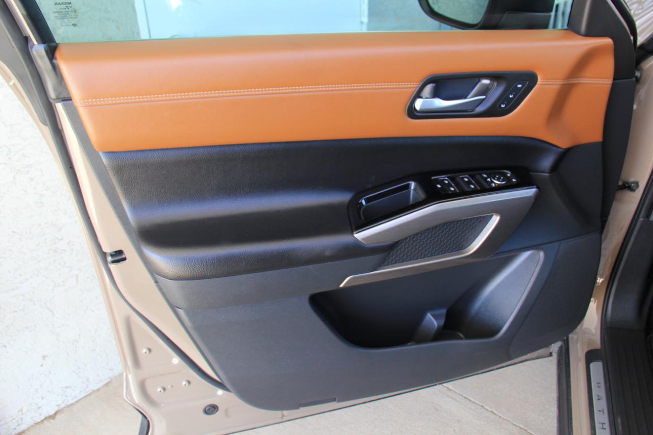 Nissan Pathfinder Platinum 2024