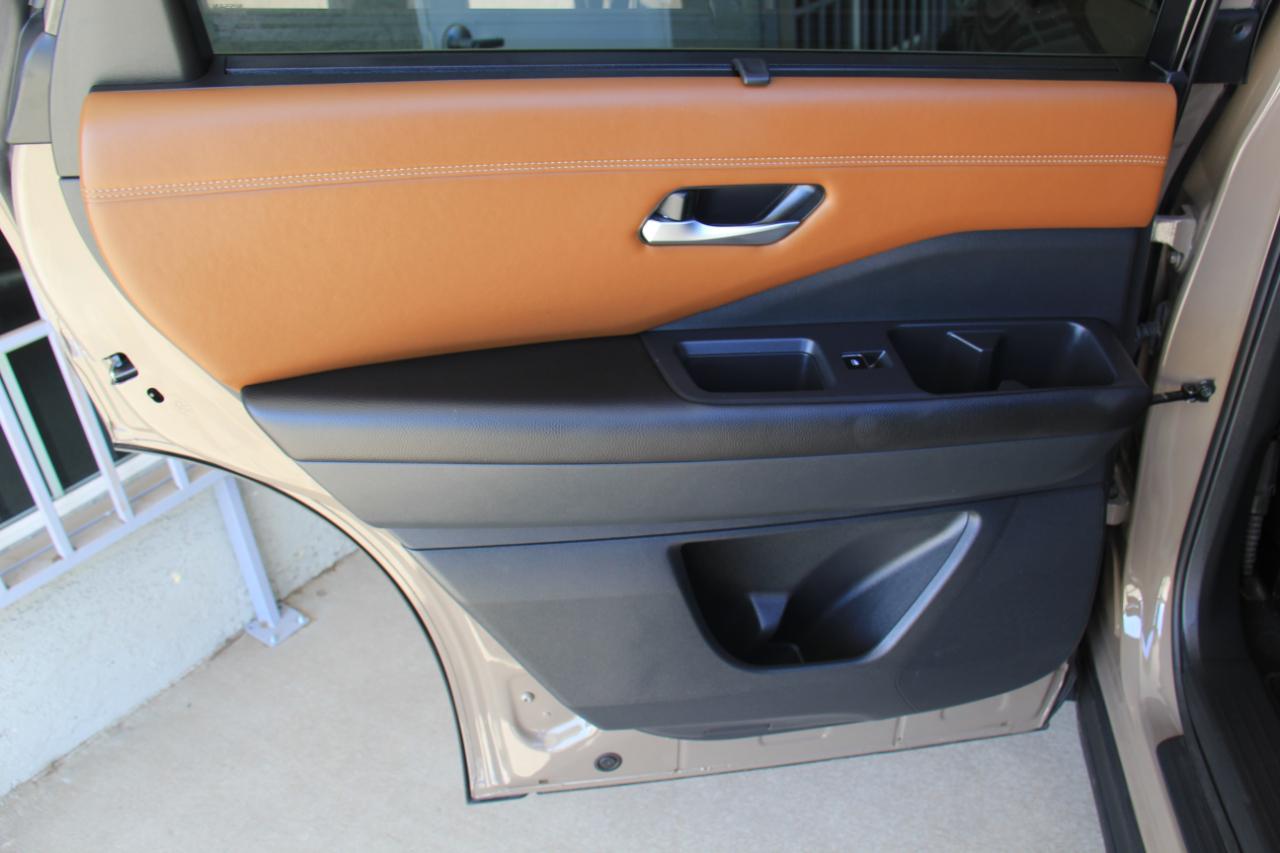 Nissan Pathfinder Platinum 2024