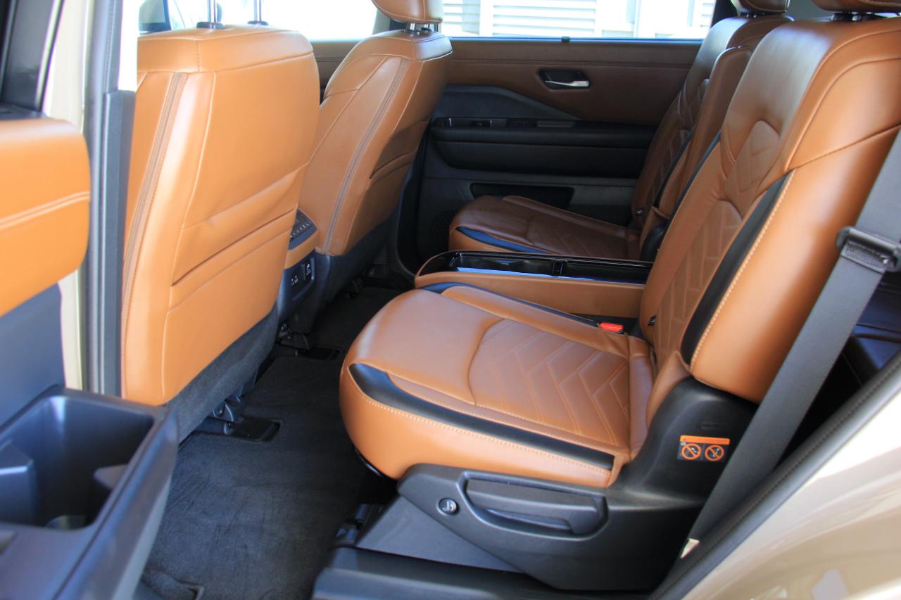Nissan Pathfinder Platinum 2024