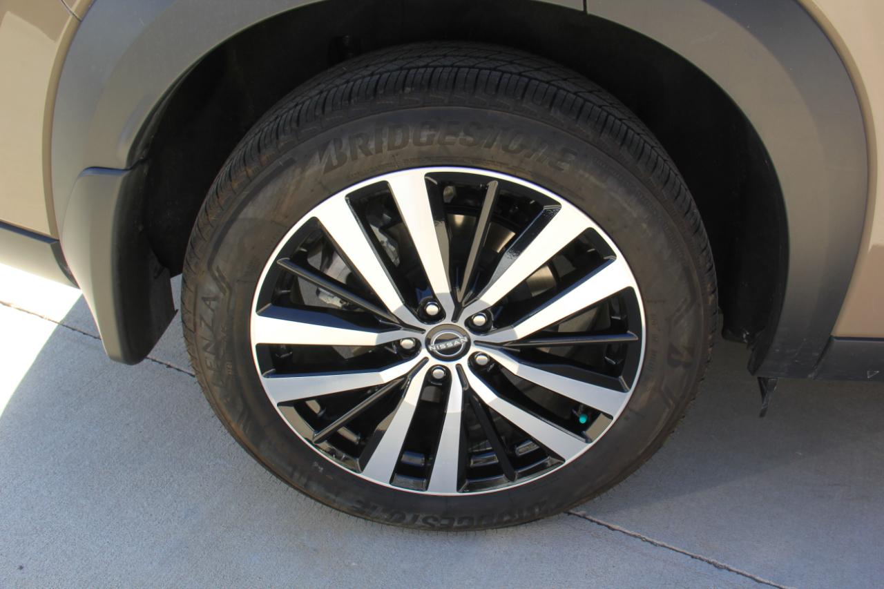Nissan Pathfinder Platinum 2024