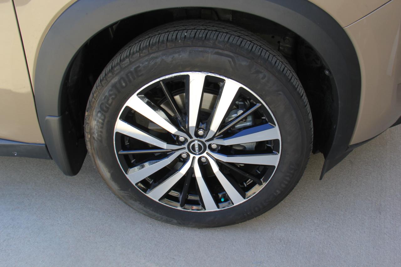 Nissan Pathfinder Platinum 2024
