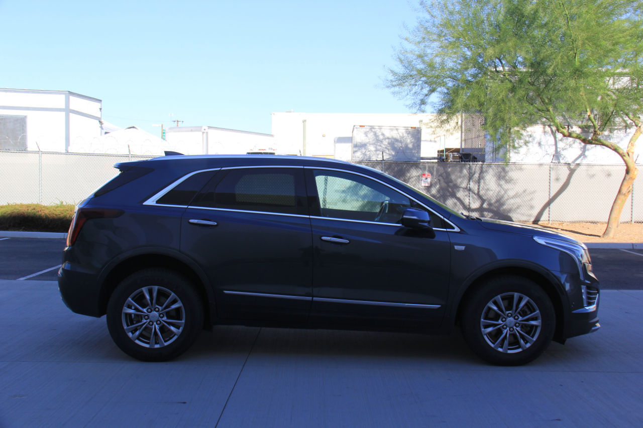 2021 Cadillac XT5 Premium Luxury photo 2