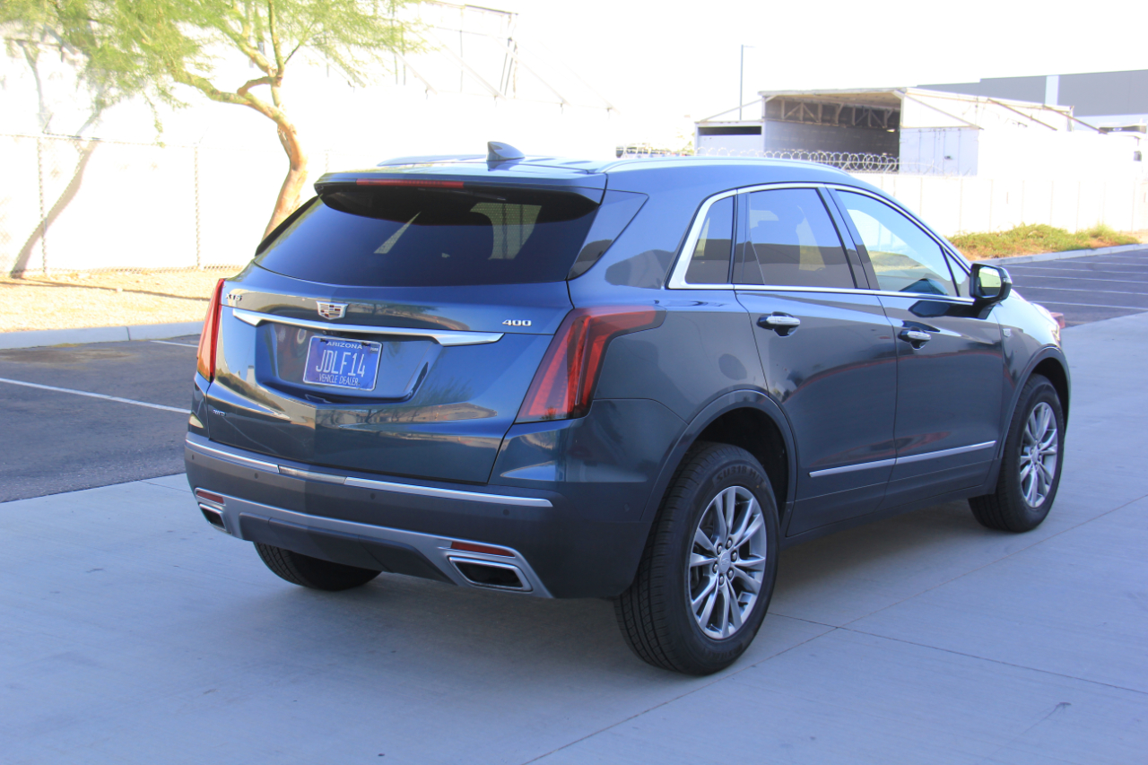 2021 Cadillac XT5 Premium Luxury photo 3