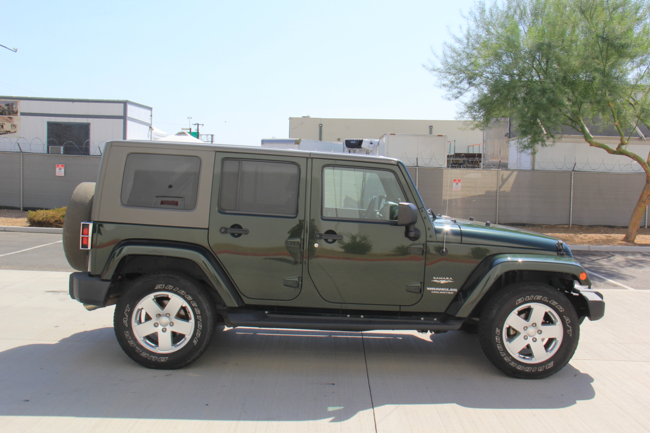 2010 Jeep Wrangler Unlimited Sahara photo 3