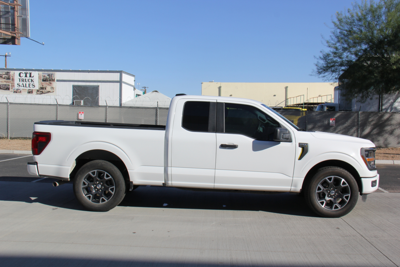 Ford F-150 STX SuperCab 2WD 2024