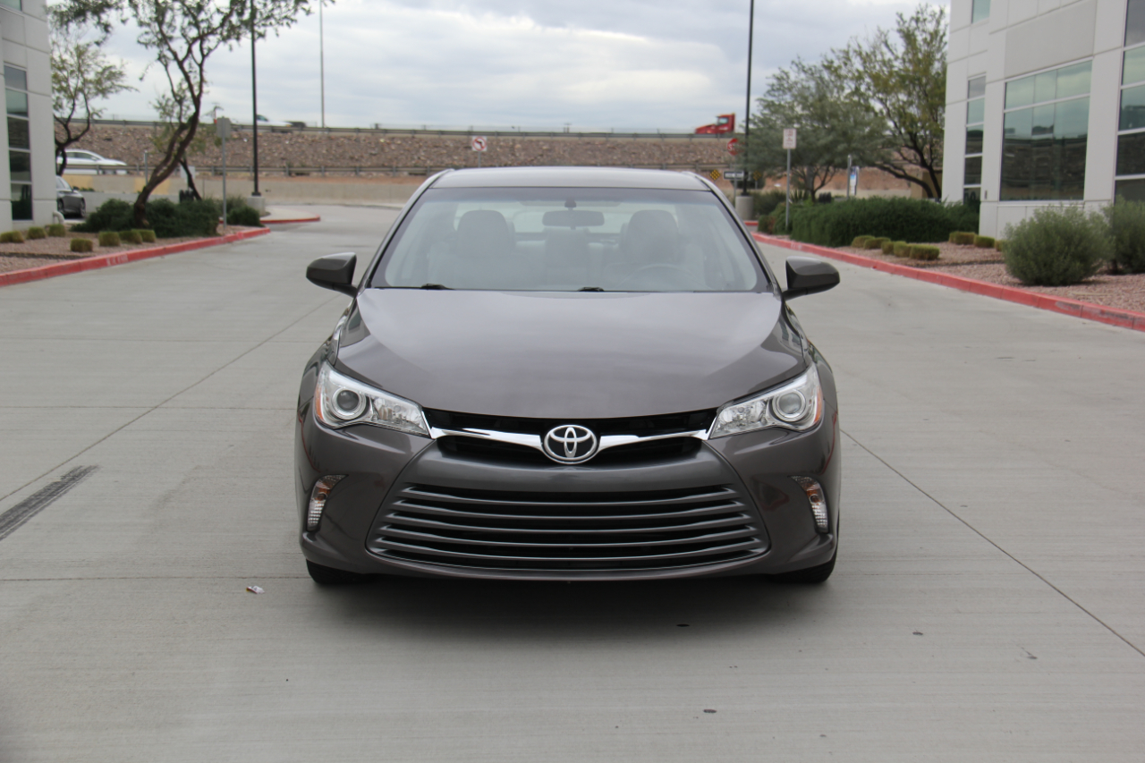 Toyota Camry SE 2017