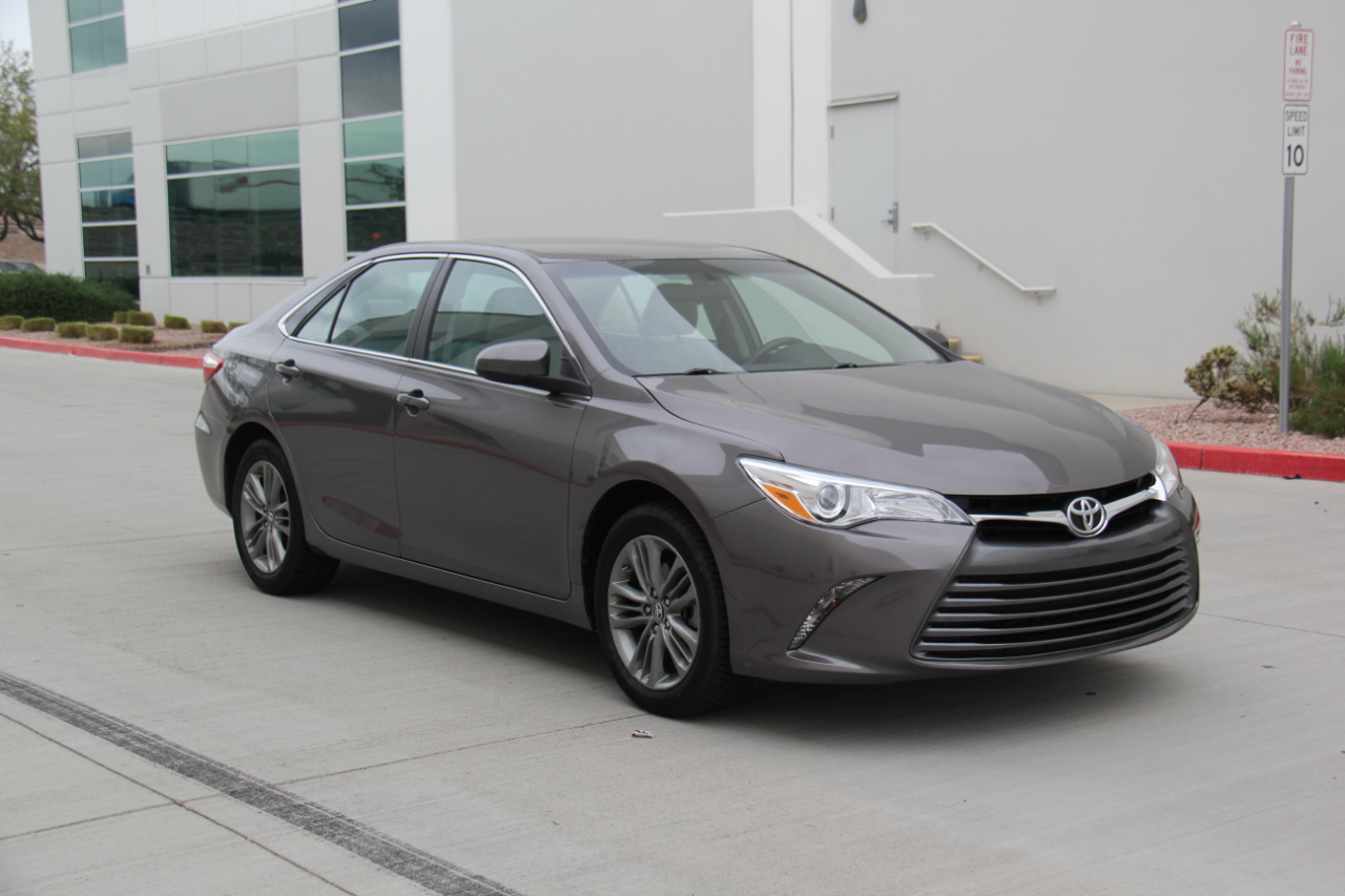 Toyota Camry SE 2017