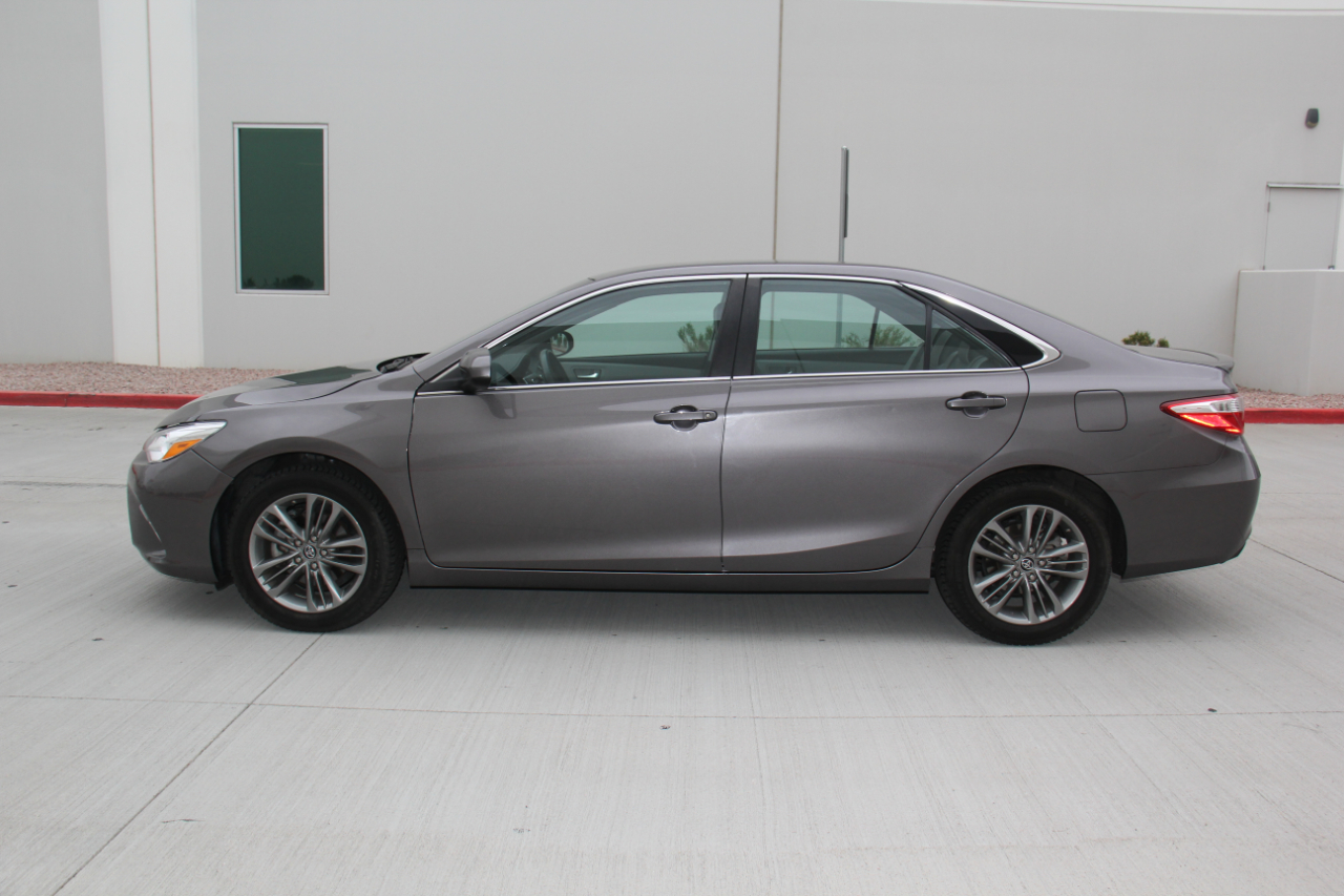 Toyota Camry SE 2017