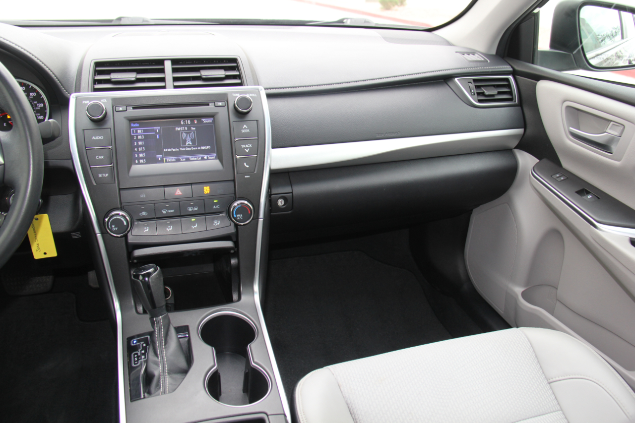 Toyota Camry SE 2017