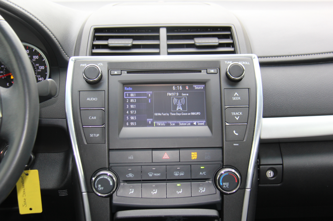 Toyota Camry SE 2017