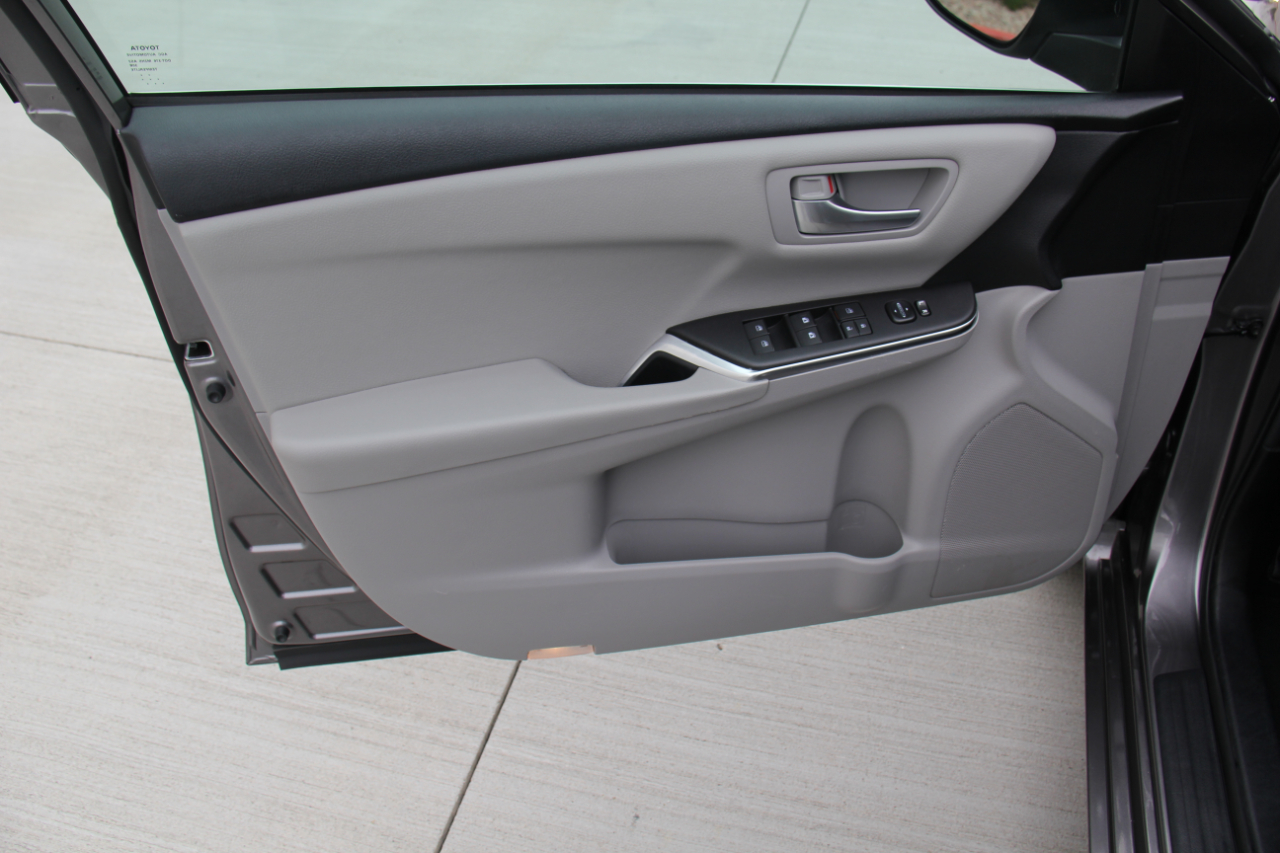 Toyota Camry SE 2017