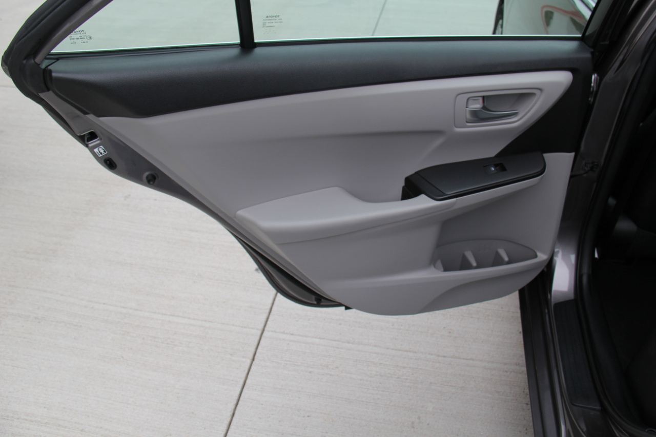 Toyota Camry SE 2017