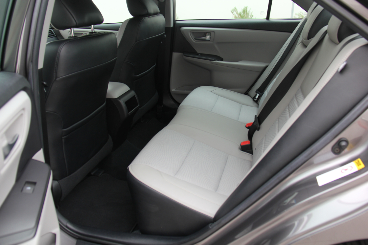 Toyota Camry SE 2017