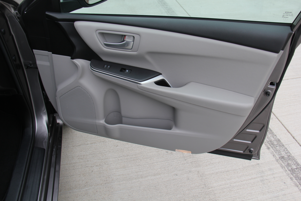 Toyota Camry SE 2017