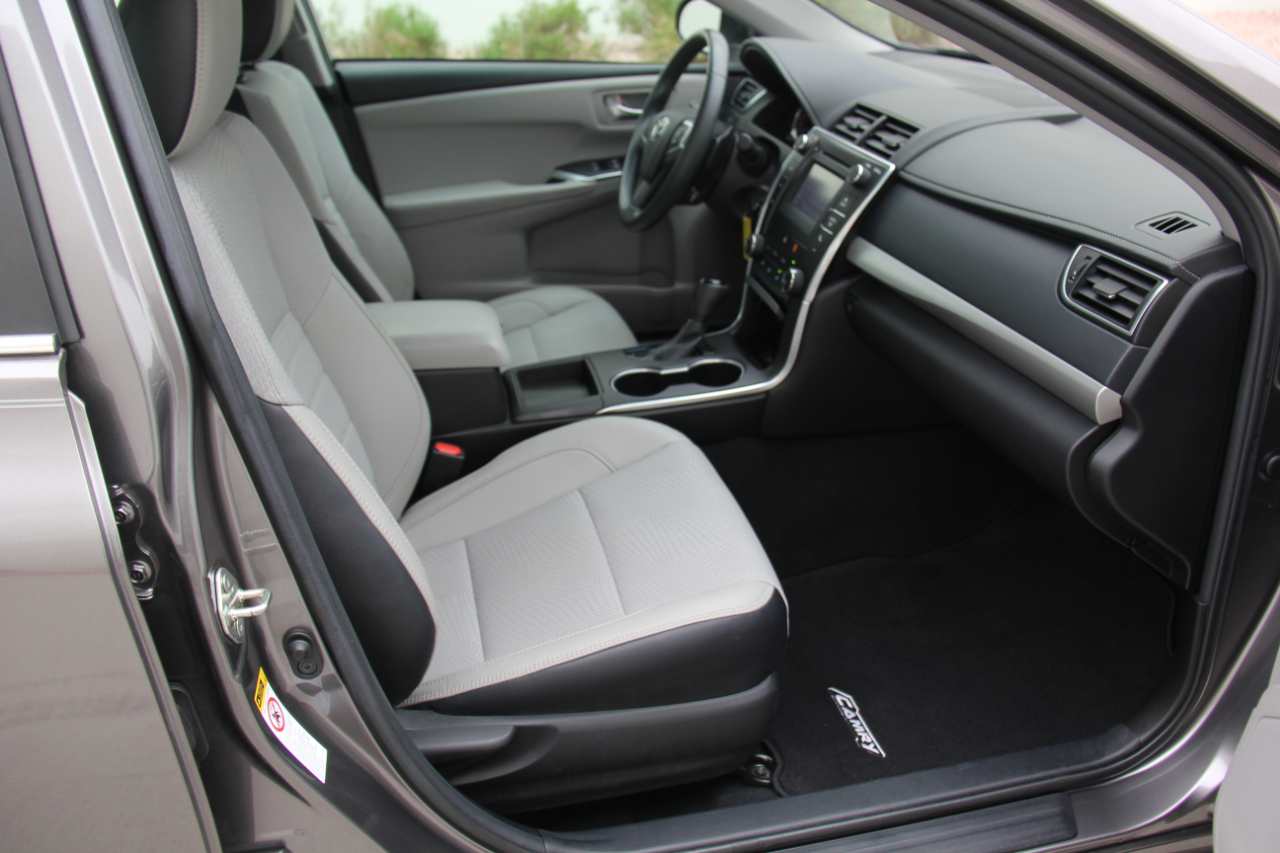 Toyota Camry SE 2017