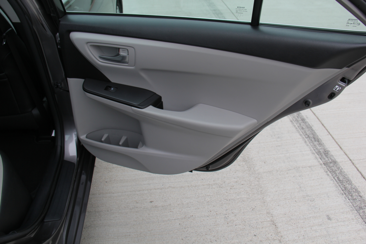 Toyota Camry SE 2017