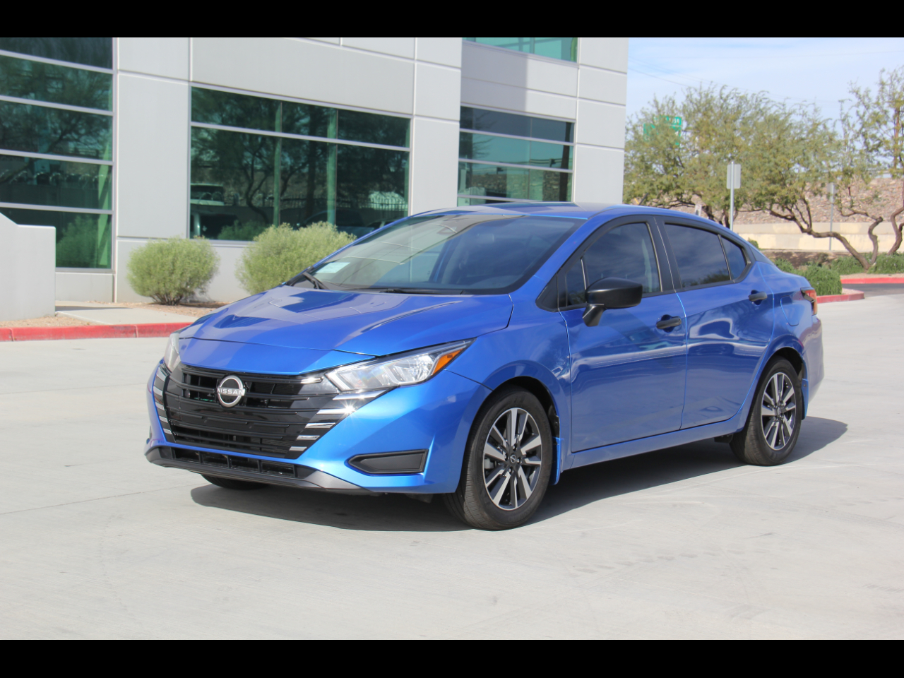 Nissan Versa S CVT 2024