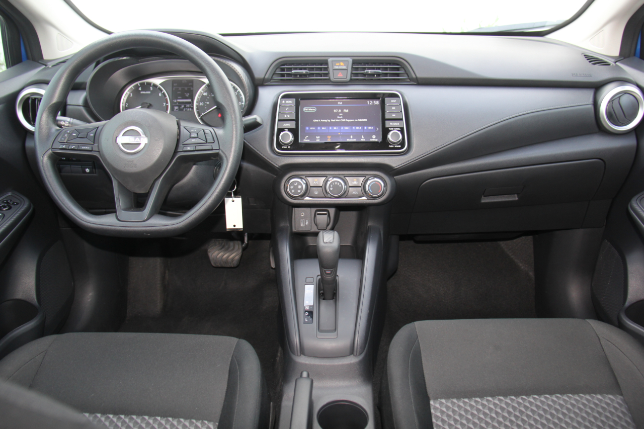 Nissan Versa S CVT 2024