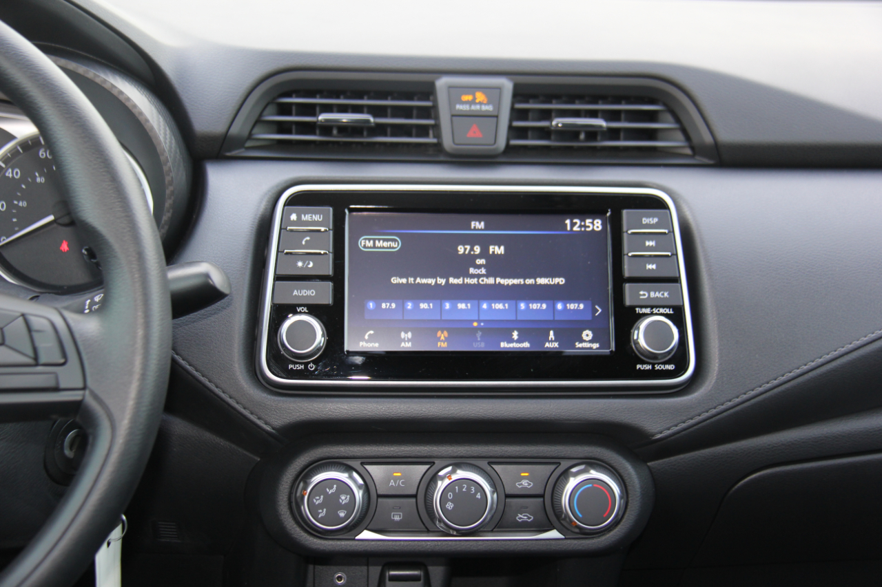 Nissan Versa S CVT 2024