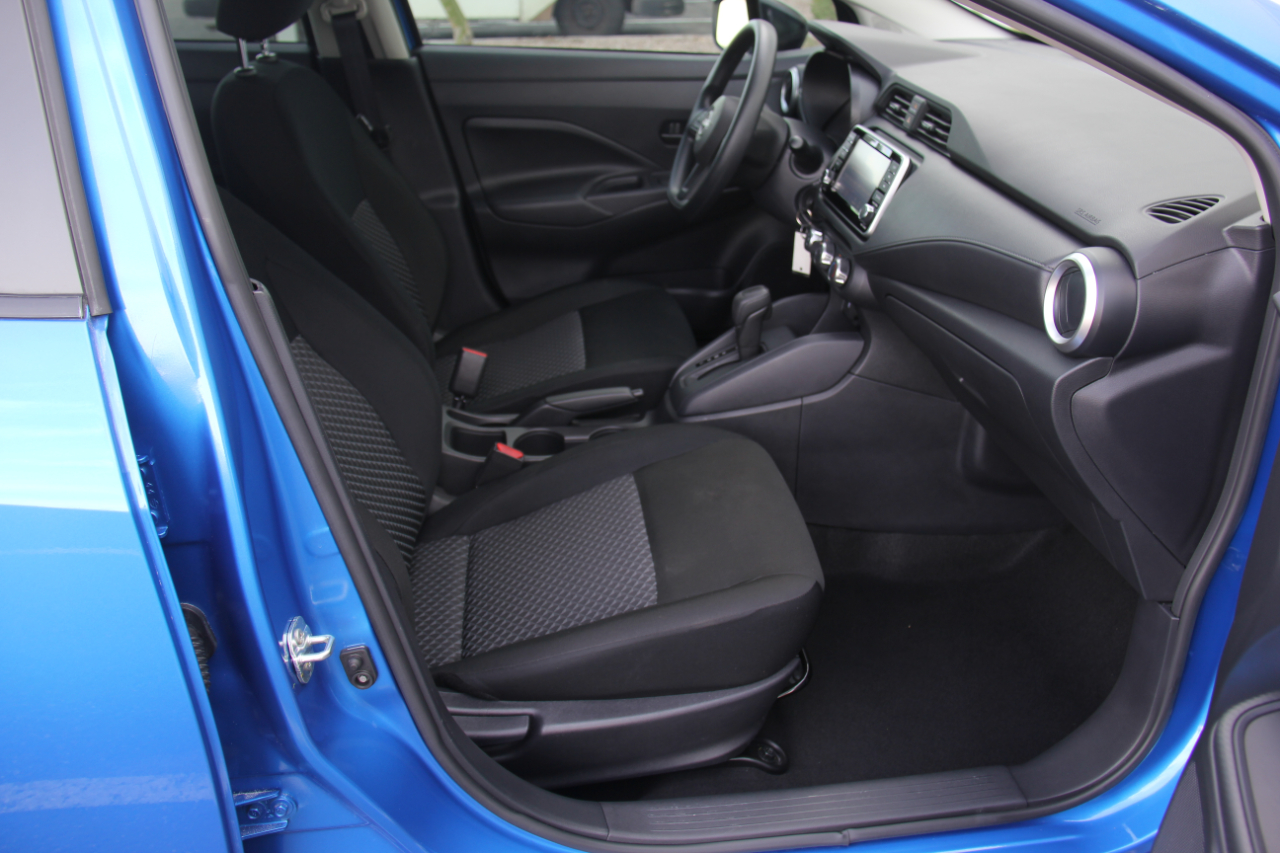 Nissan Versa S CVT 2024