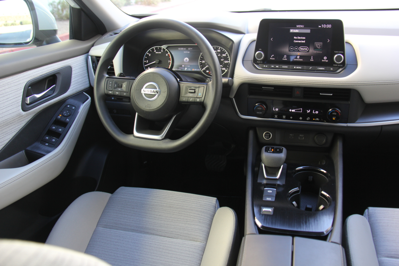 Nissan Rogue SV 2023