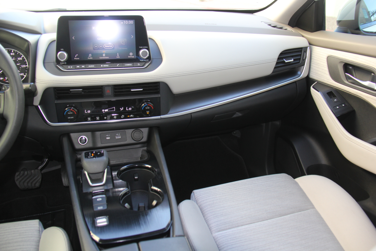 Nissan Rogue SV 2023