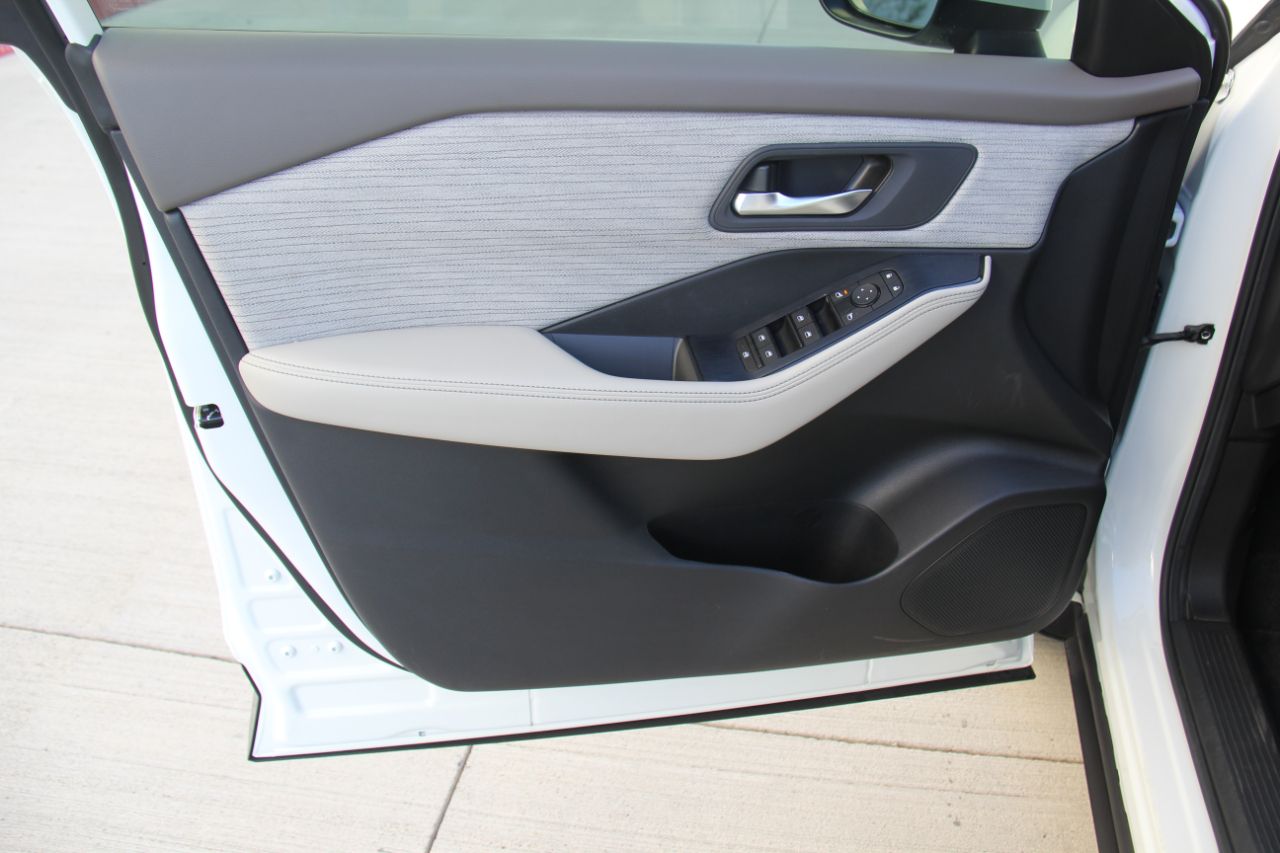 Nissan Rogue SV 2023