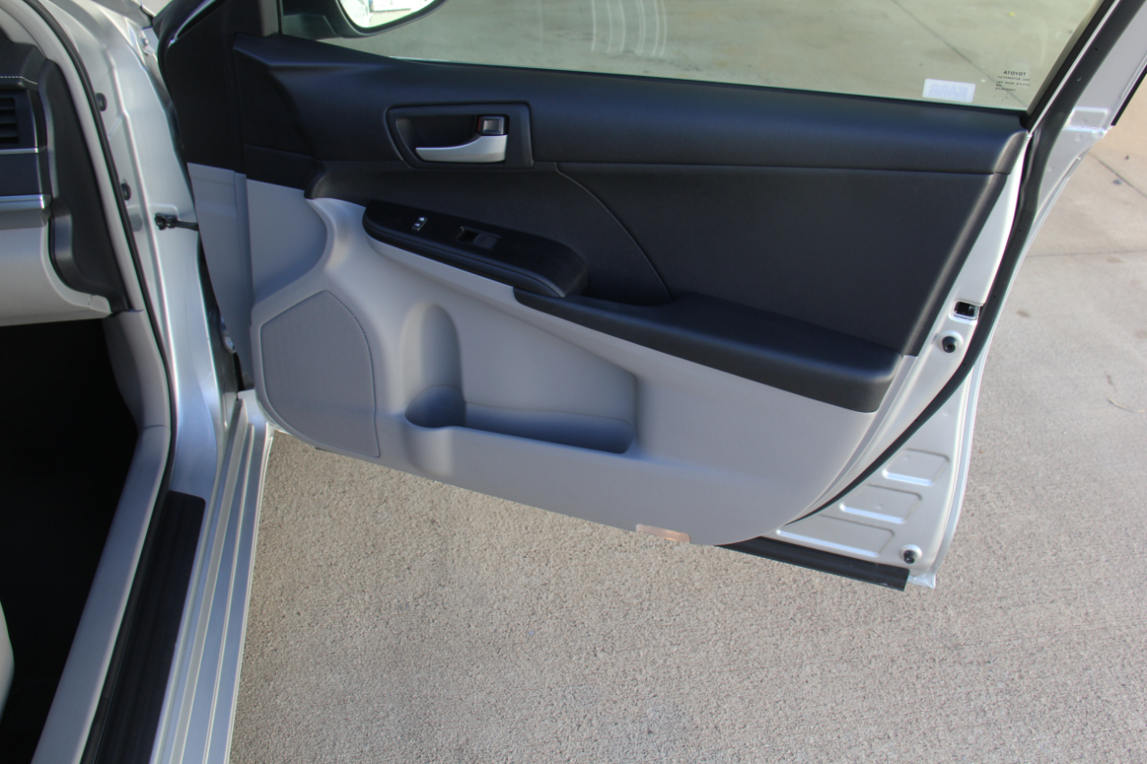 Toyota Camry LE 2012