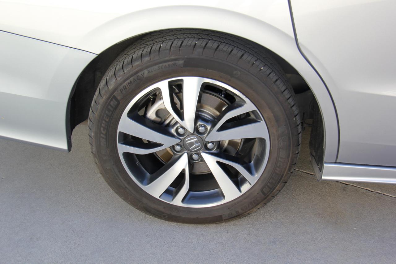 Honda Odyssey Touring 2023